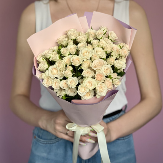 Кустовая роза Букет из 17 кустовых кремовых роз