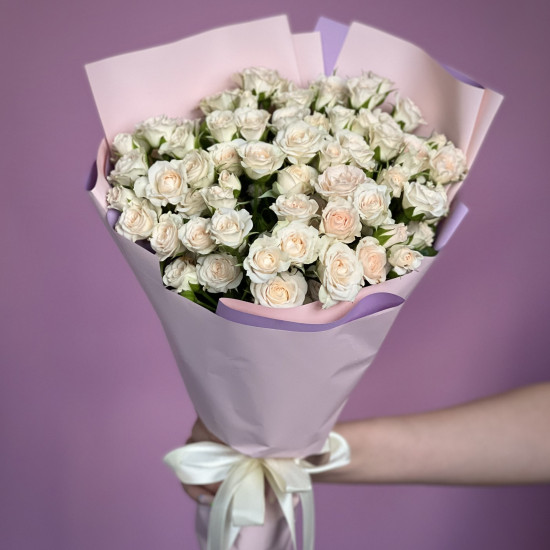 Кустовая роза Букет из 17 кустовых кремовых роз