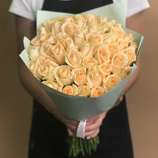 Розы Букет из 55 кремовых роз (40 см)