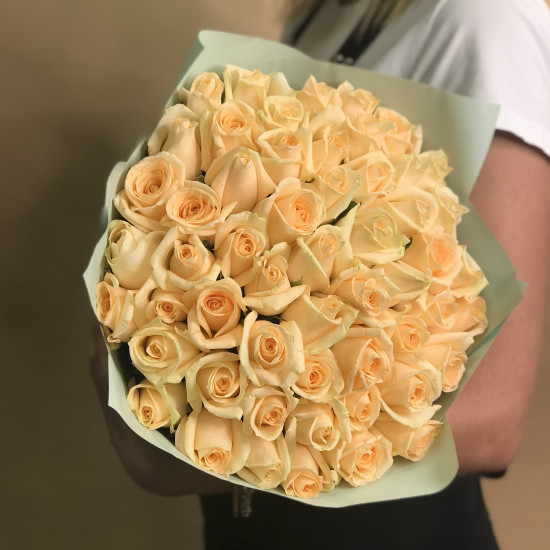 Розы Букет из 55 кремовых роз (60 см)