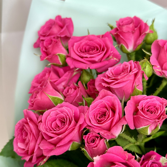 Кустовая роза Букет из 7 кустовых малиновых роз