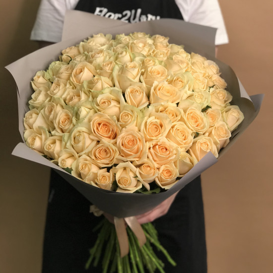 Розы Букет из 61 кремовой розы (60 см)