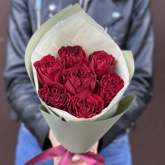 Пионовидная роза Букет из 7 красных пионовидных роз