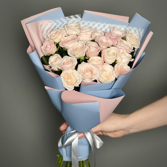 Кустовая роза Букет из 9 розовых кустовых пионовидных роз