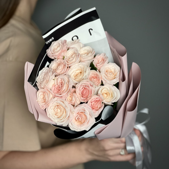 Кустовая роза Букет из 5 розовых кустовых пионовидных роз