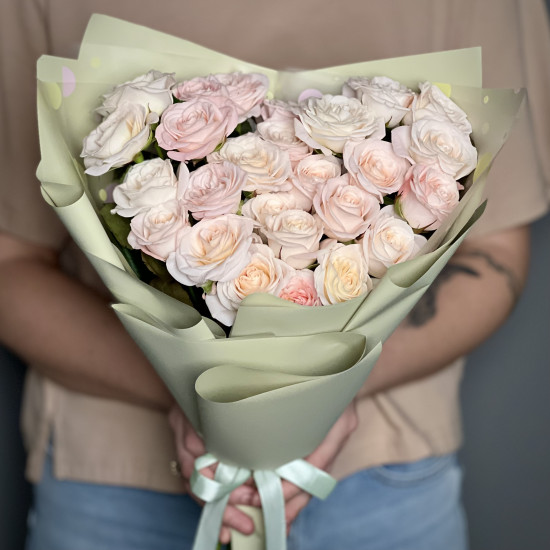Кустовая роза Букет из 11 розовых кустовых пионовидных роз