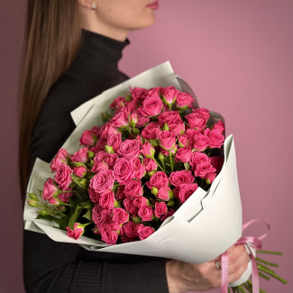 Кустовая роза Букет из 17 кустовых малиновых роз