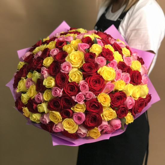 Букеты из роз Букет из 151 розы (50 см)