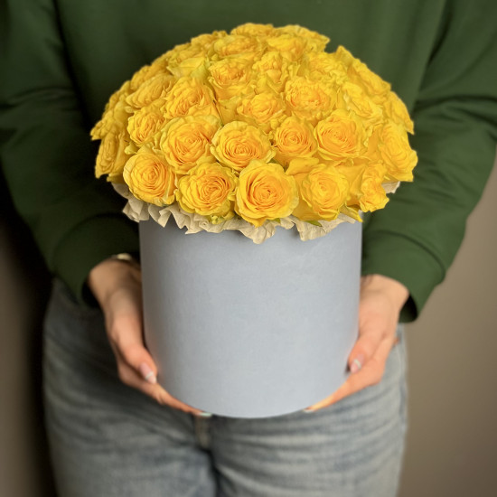 Цветы в коробке Желтые розы в шляпной коробке L