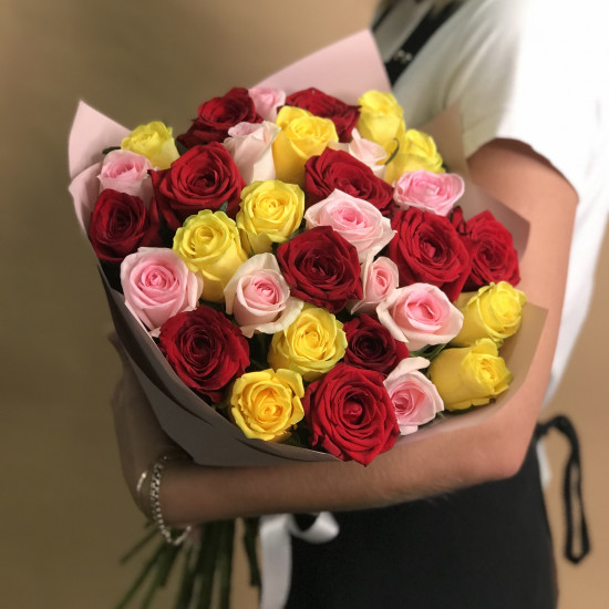 Розы Букет из роз яркий микс 33 шт. (60 см)
