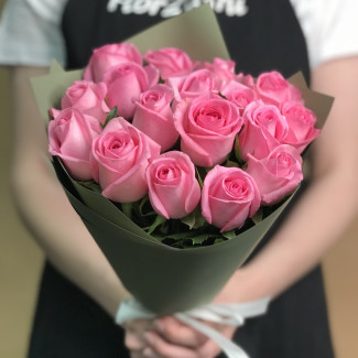 Розы Букет из 17 розовых роз (40 см)