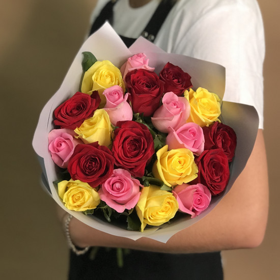 Розы Букет из роз яркий микс 19 шт. (40 см)