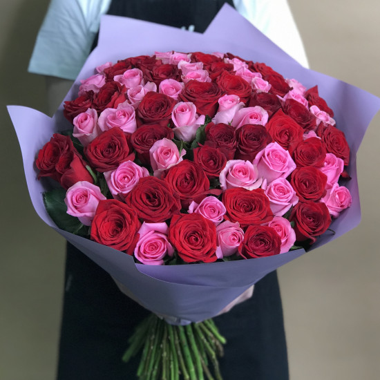 Розы Букет из красных и розовых роз 71 шт. (70 см)