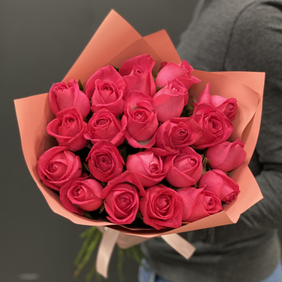 Розы Букет из 21 малиновой розы (70 см)