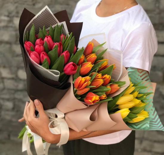 Букет из 15 тюльпанов