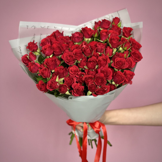 Кустовая роза Букет из 17 кустовых красных роз