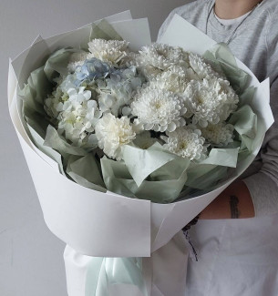 Гвоздики Букет Белая луна