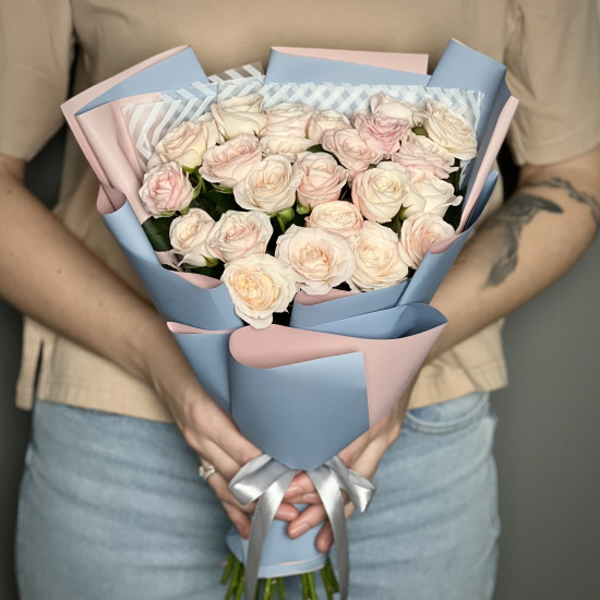 Кустовая роза Букет из 9 розовых кустовых пионовидных роз