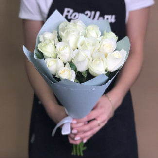 Розы Букет из 15 белых роз (50 см)