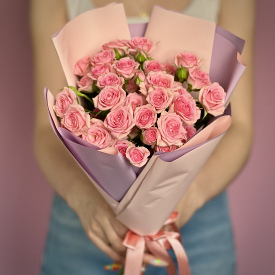Кустовая роза Букет из 7 кустовых розовых роз