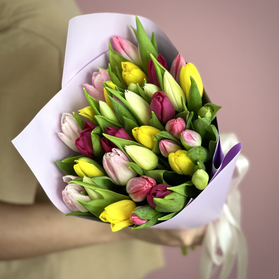 Букет из 35 тюльпанов