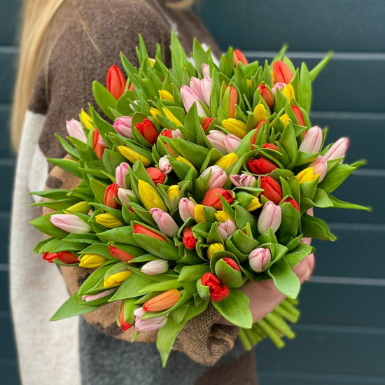 Букет из 101 тюльпана