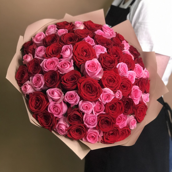 Розы Букет из красных и розовых роз 71 шт. (40 см)