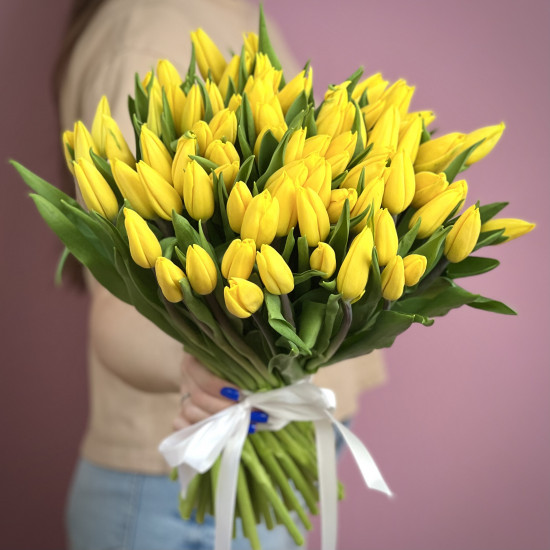 Букет из 75 тюльпанов