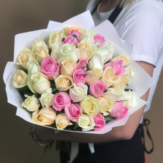 Розы Букет из роз нежный микс 45 шт. (40 см)