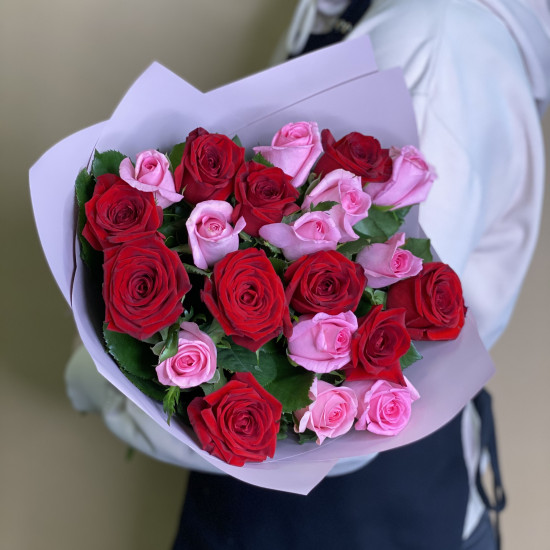 Розы Букет из красных и розовых роз 25 шт. (40 см)