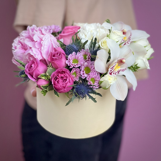 Цветы в коробке Инфинити