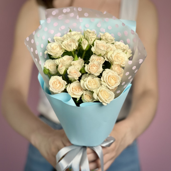 Кустовая роза Букет из 7 кустовых кремовых роз