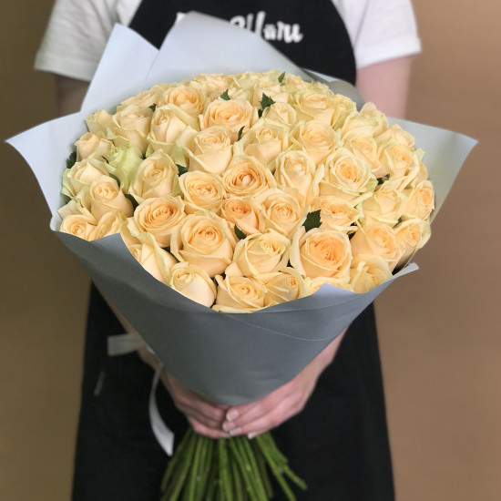 Розы Букет из 55 кремовых роз (60 см)