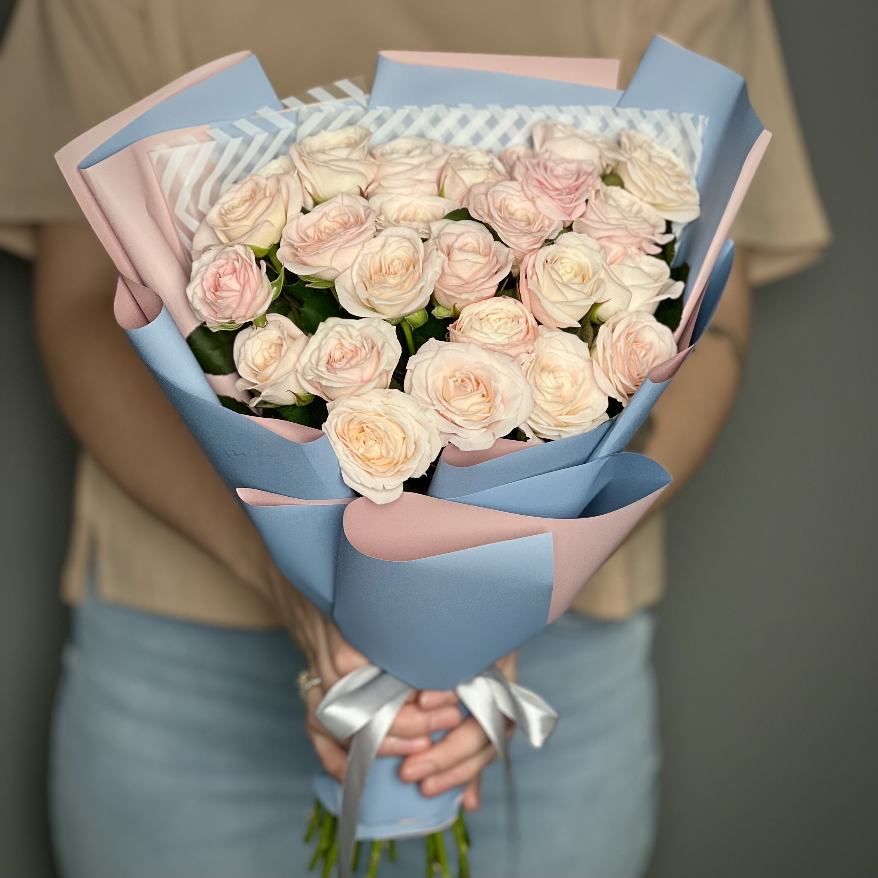 Кустовая роза Букет из 9 розовых кустовых пионовидных роз