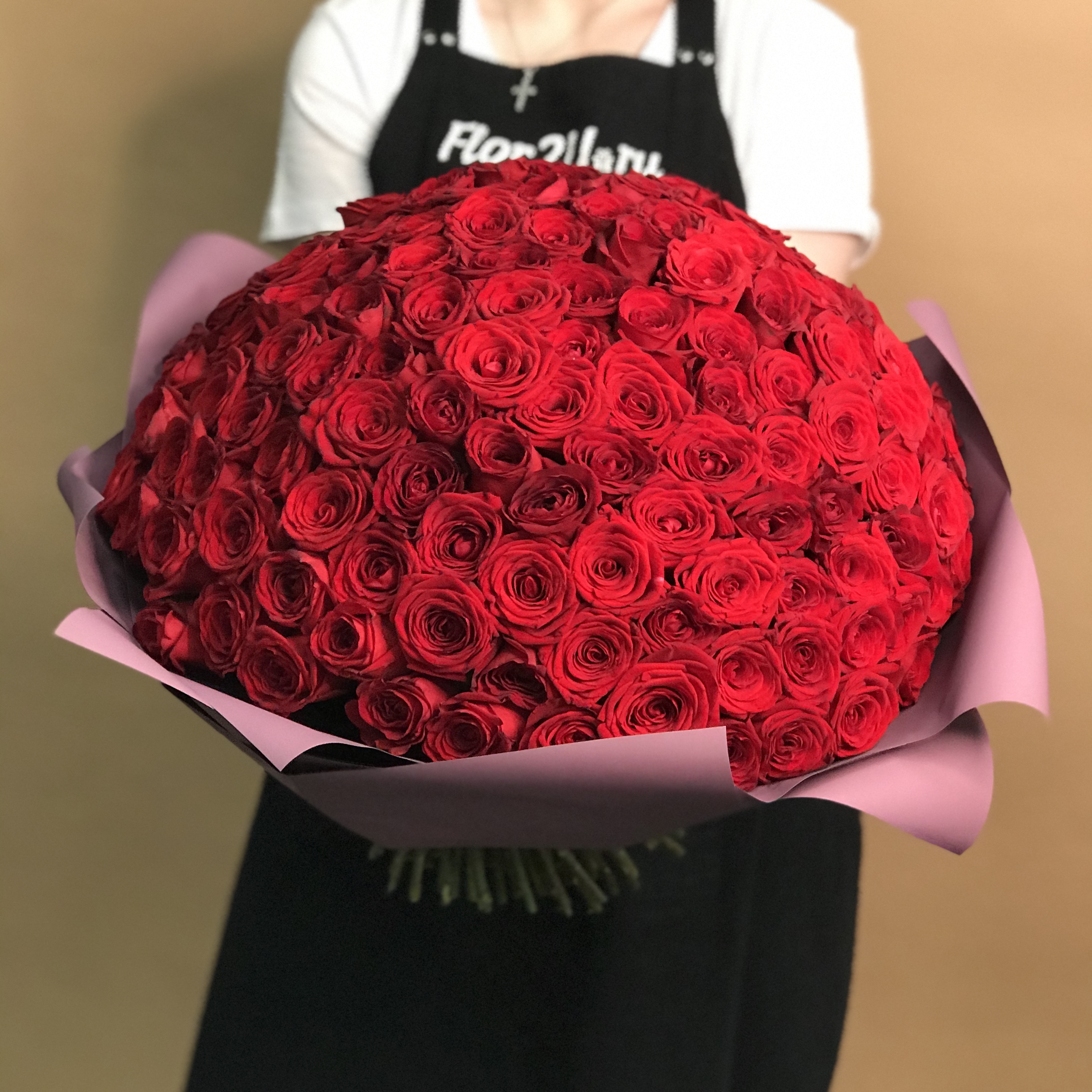 Букет из 151 красной розы (50 см)