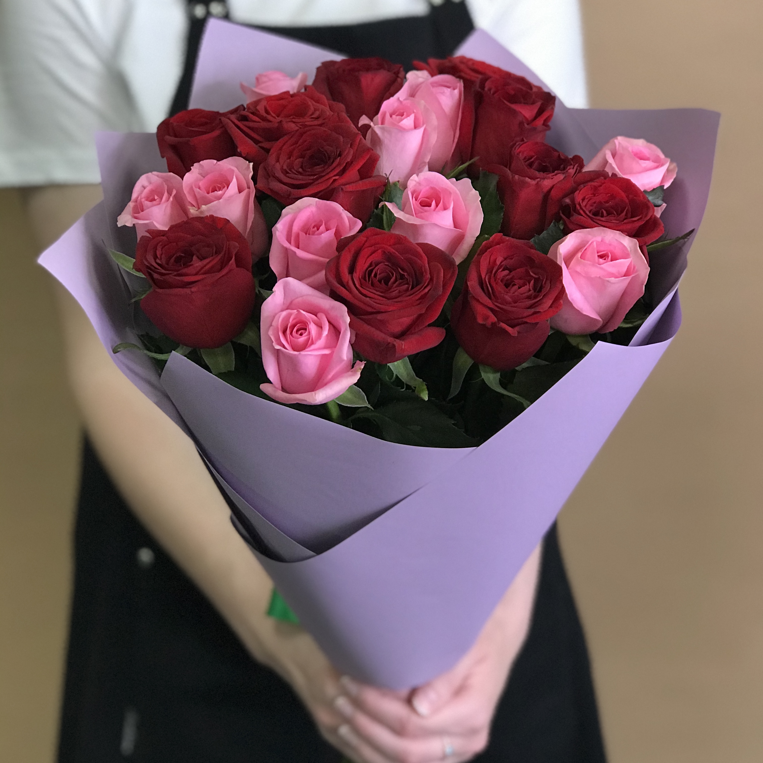 Розы Букет из красных и розовых роз 21 шт. (70 см)