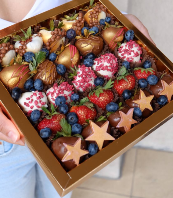 Для crm Клубника в шоколаде 25 штук с голубикой