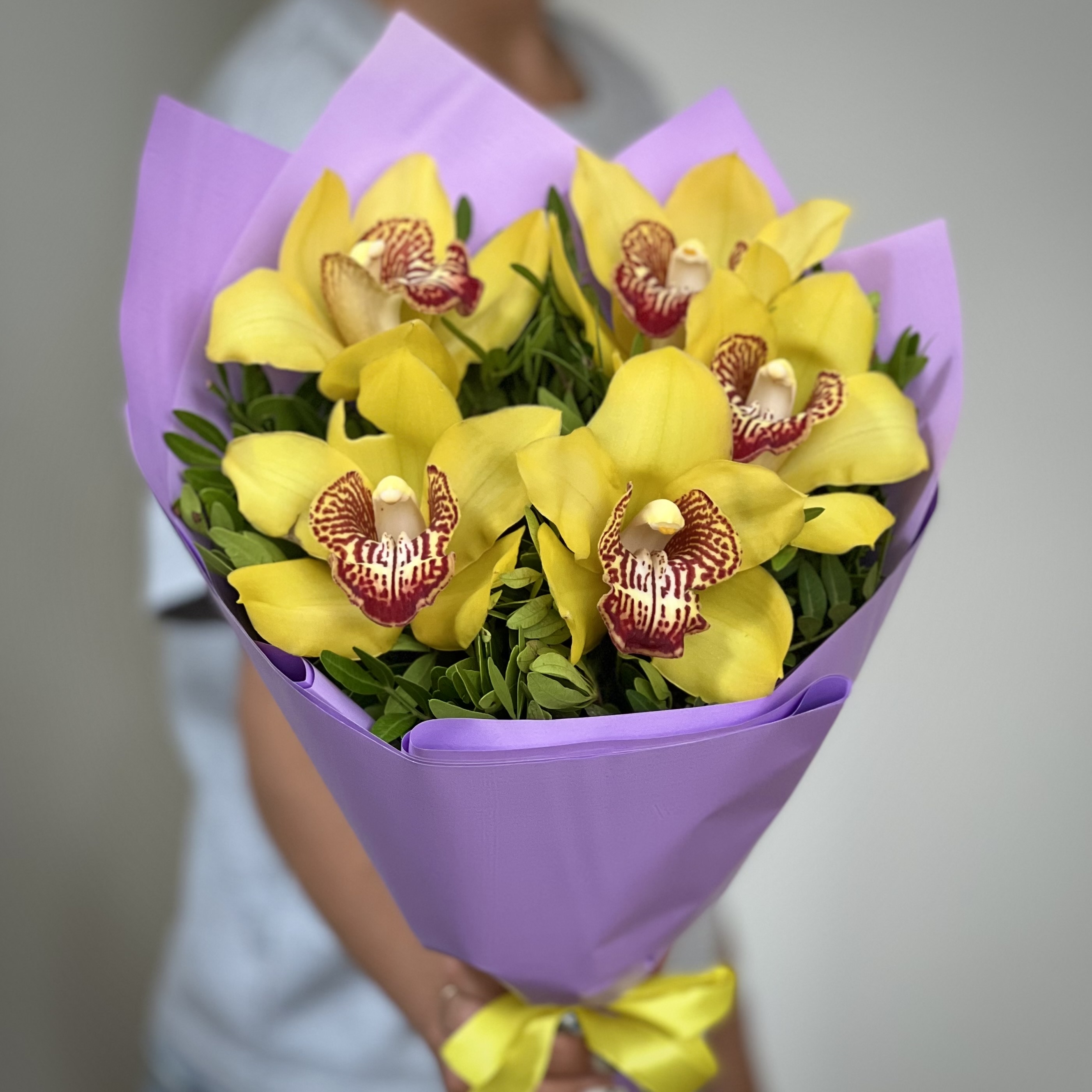 Орхидеи Букет из 5 желтых орхидей