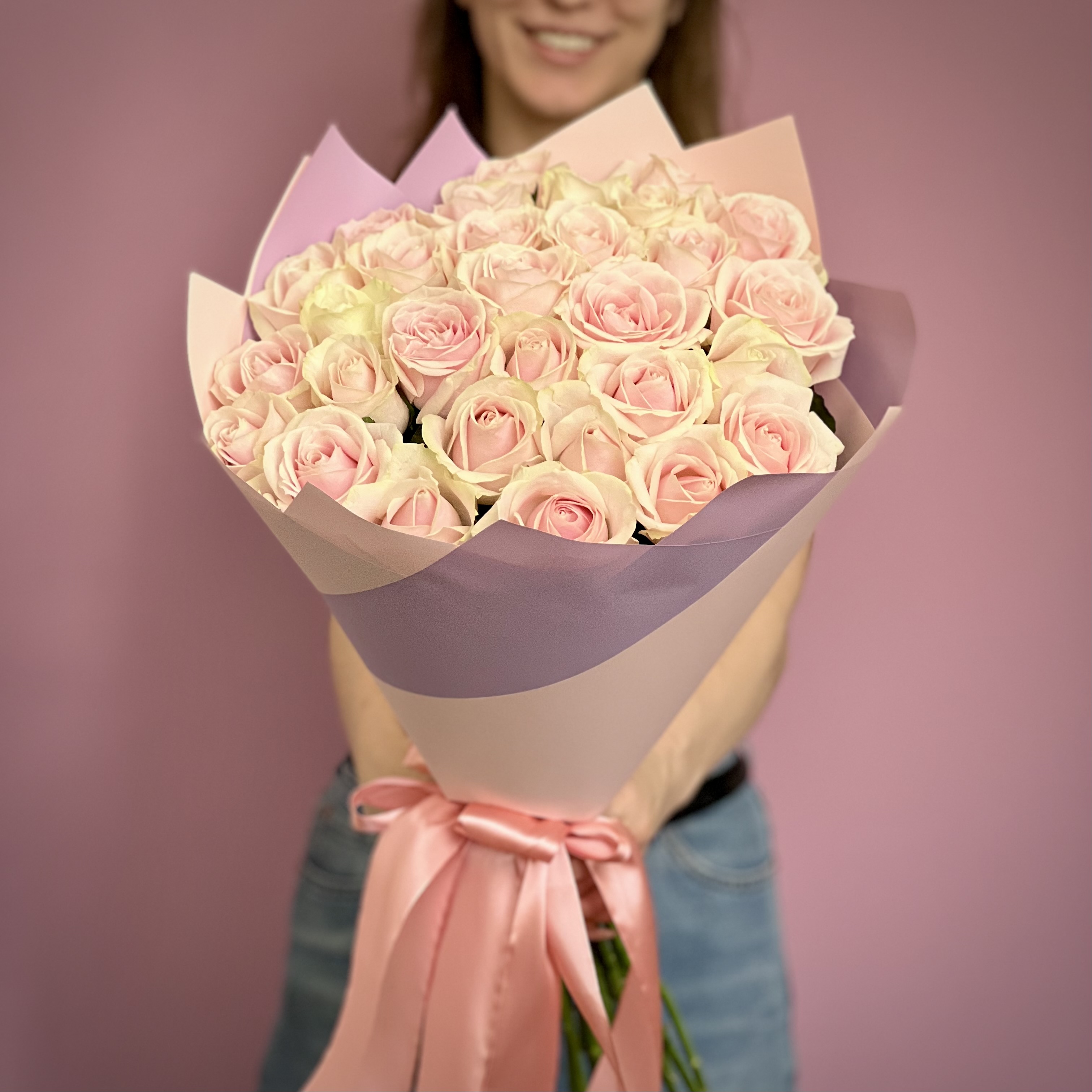 Букеты из роз Букет из роз Свит Аваланж 70 см 29 шт