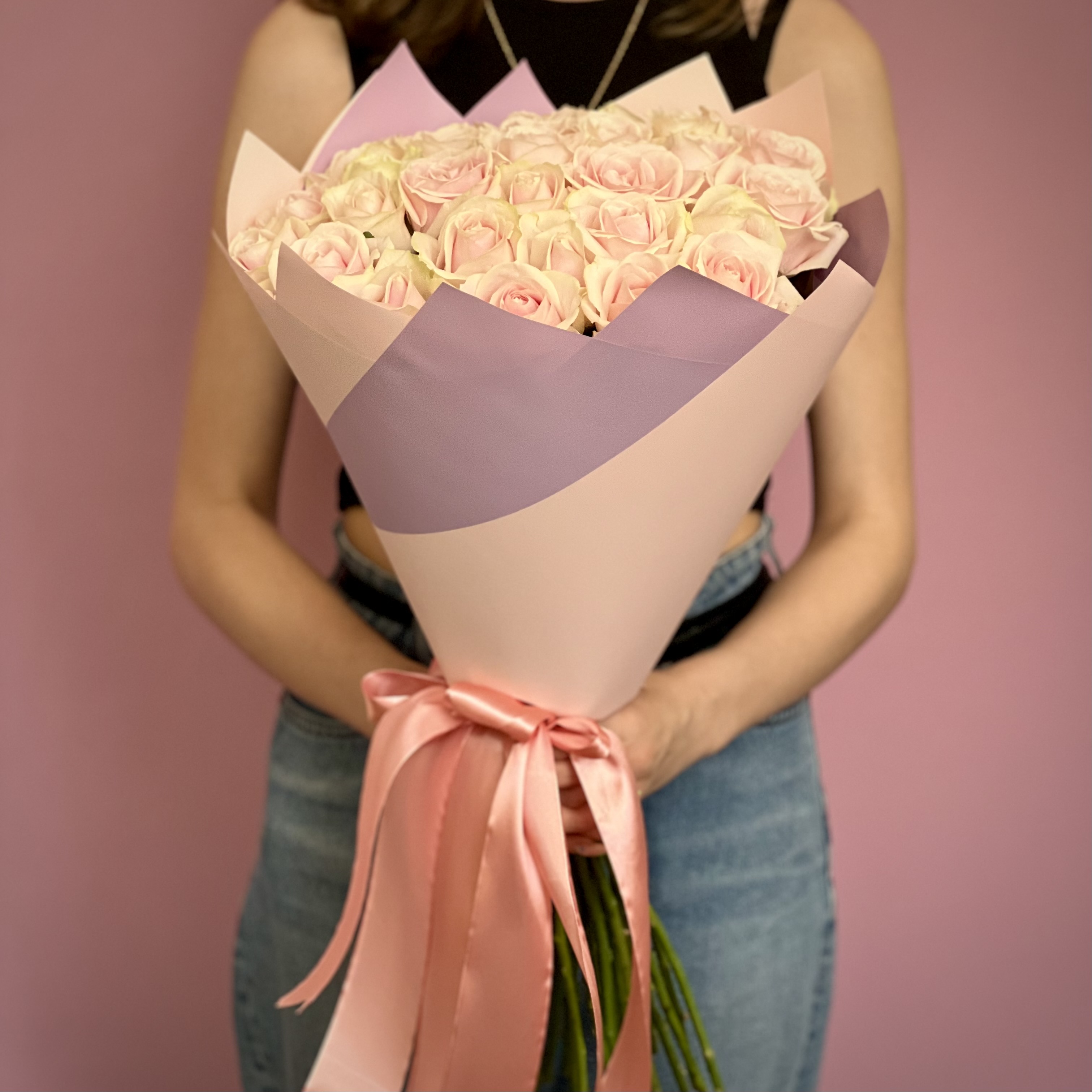 Букеты из роз Букет из роз Свит Аваланж 70 см 29 шт