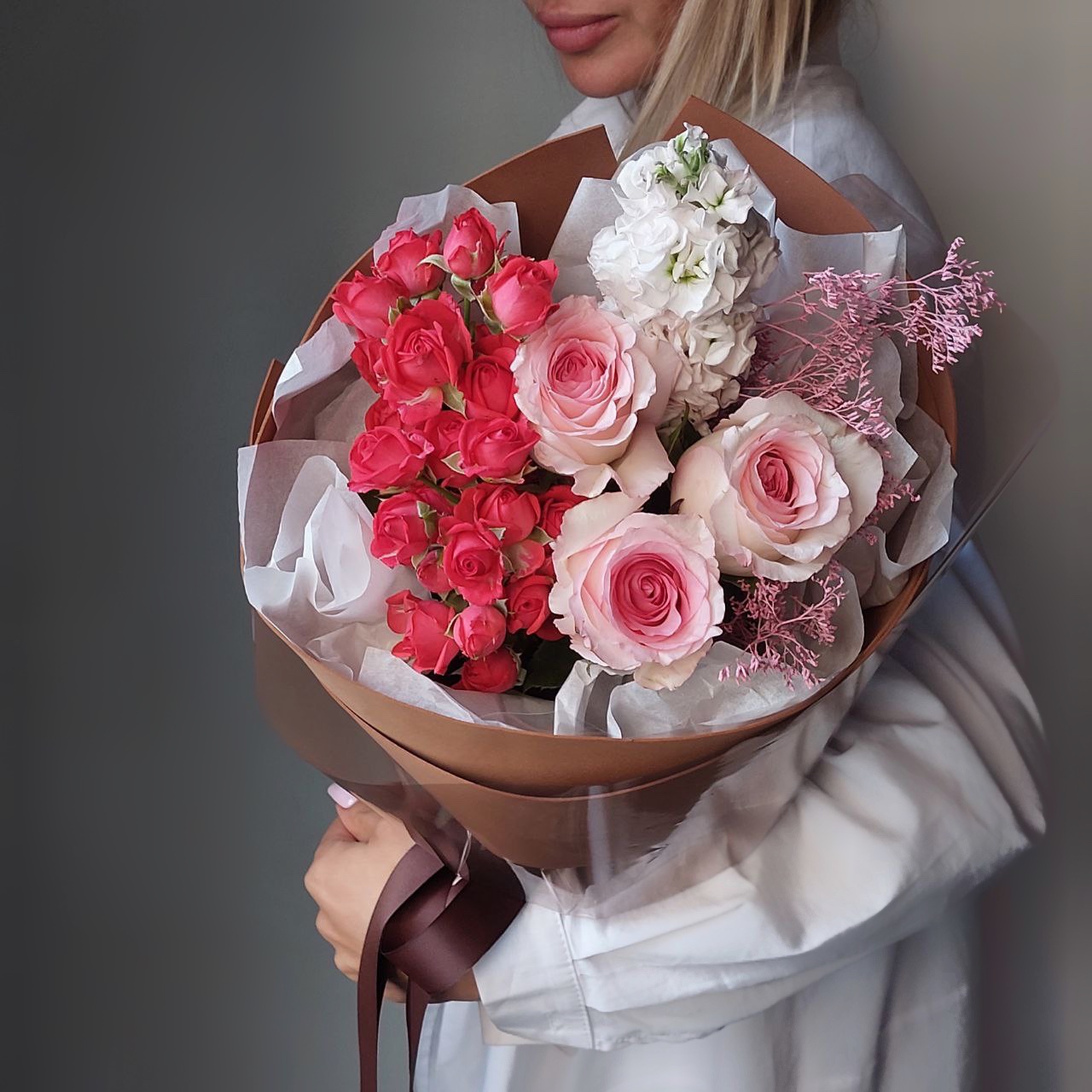 Кустовая роза Букет Пылающее чувство