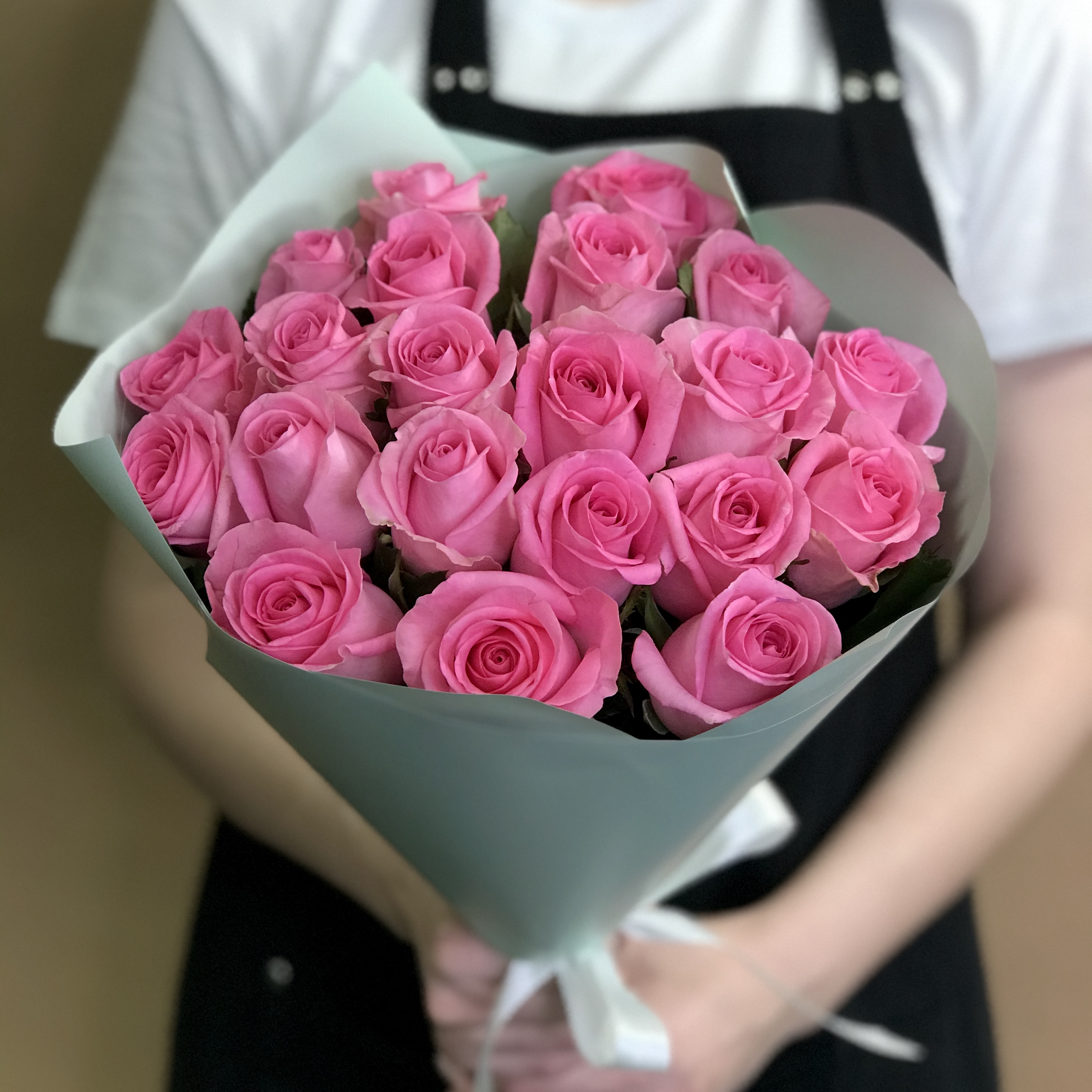 Букет из 21 розовой розы (40 см)