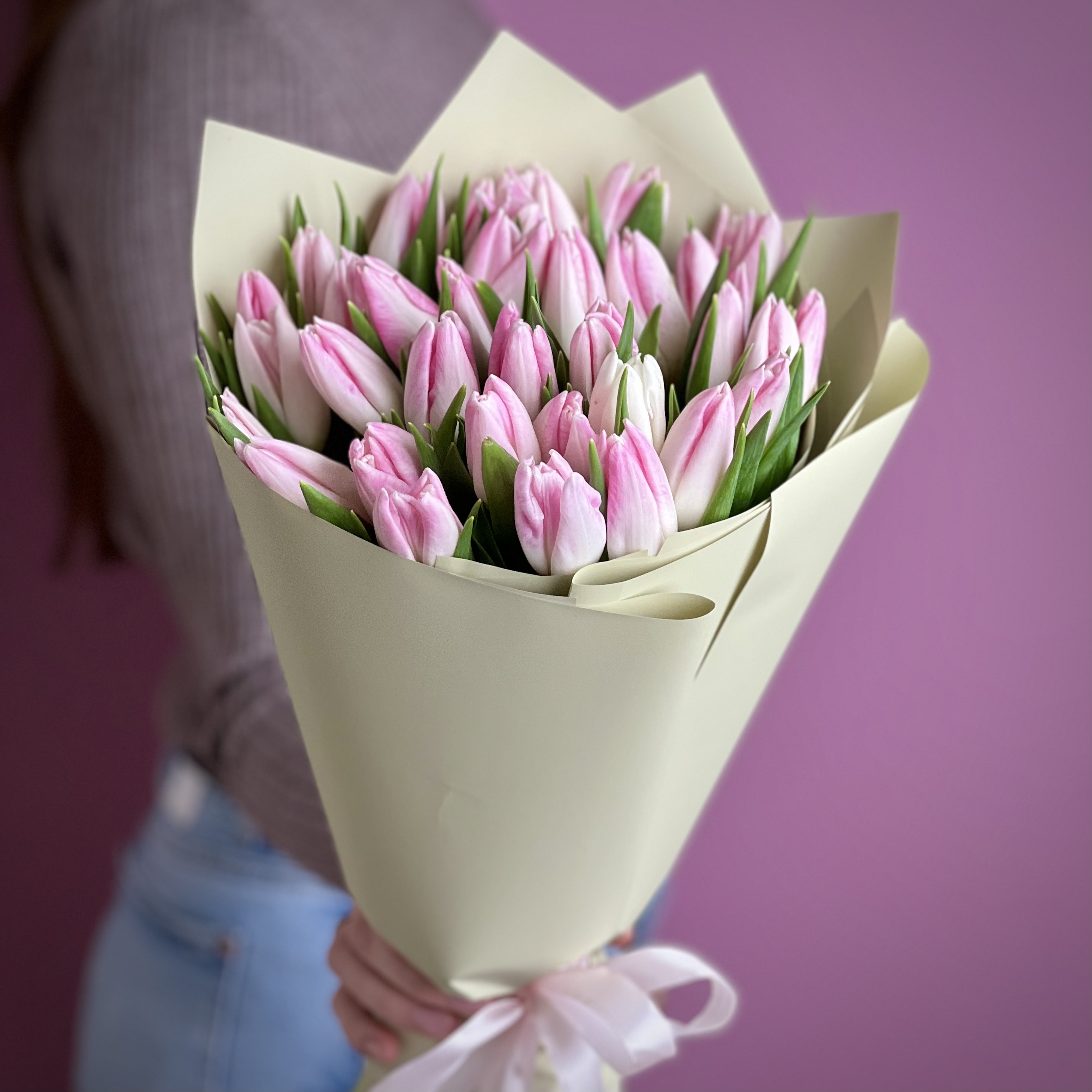 Букет из 35 розовых тюльпанов букет из 25 бахромчатых розовых тюльпанов
