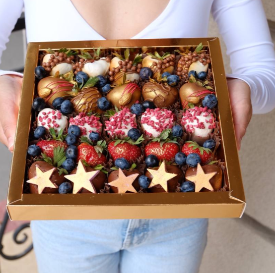 Для crm Клубника в шоколаде 25 штук с голубикой