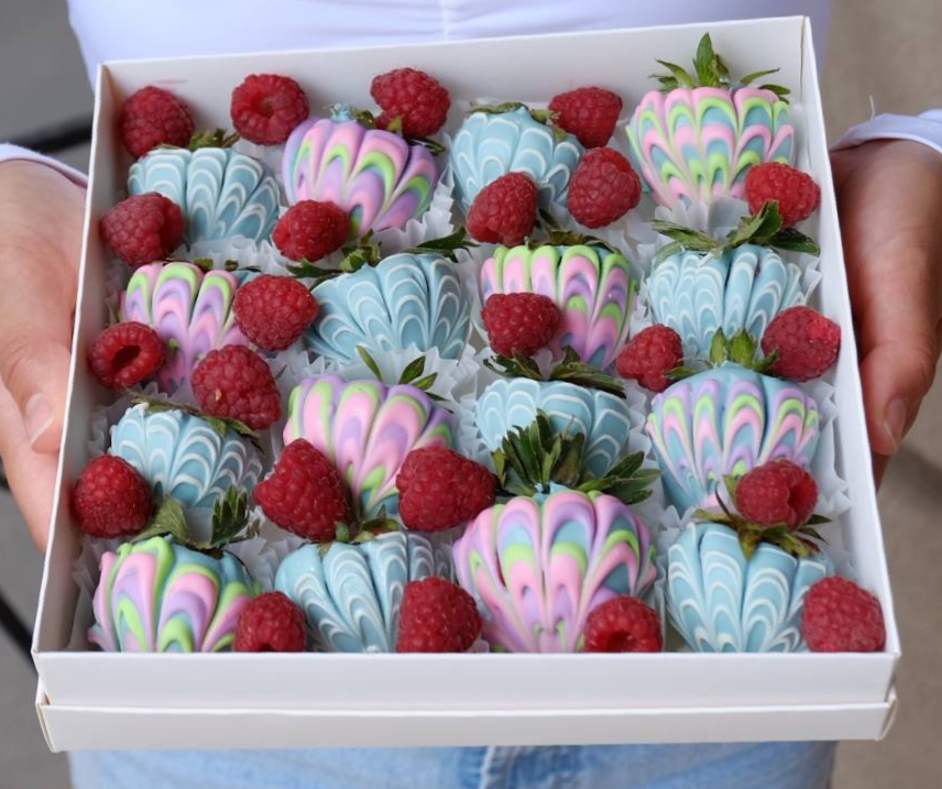 Для crm Клубника в шоколаде 16 штук с малиной