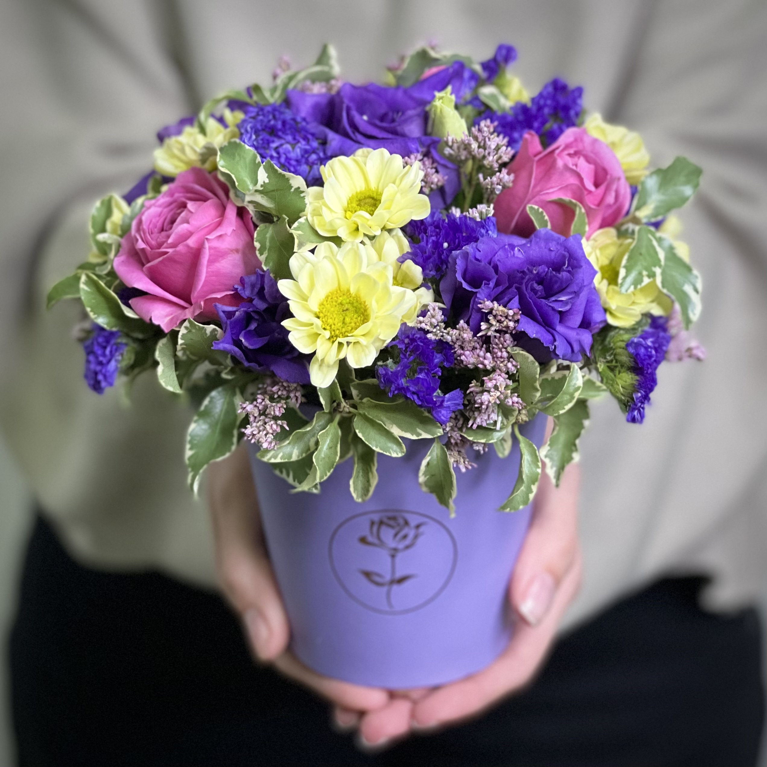 Кустовая роза Композиция в кашпо Флора