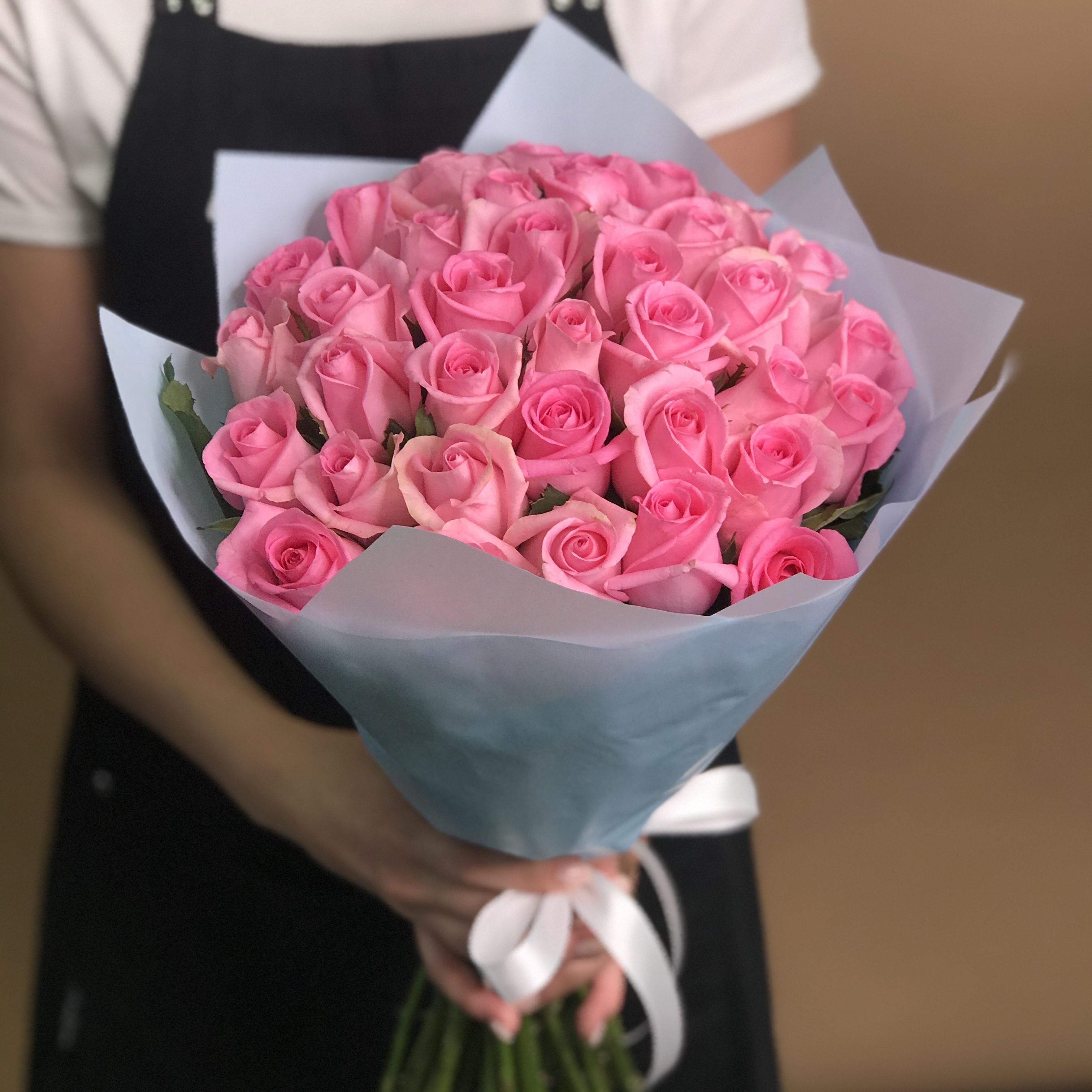 Букет из 35 розовых роз (60 см)