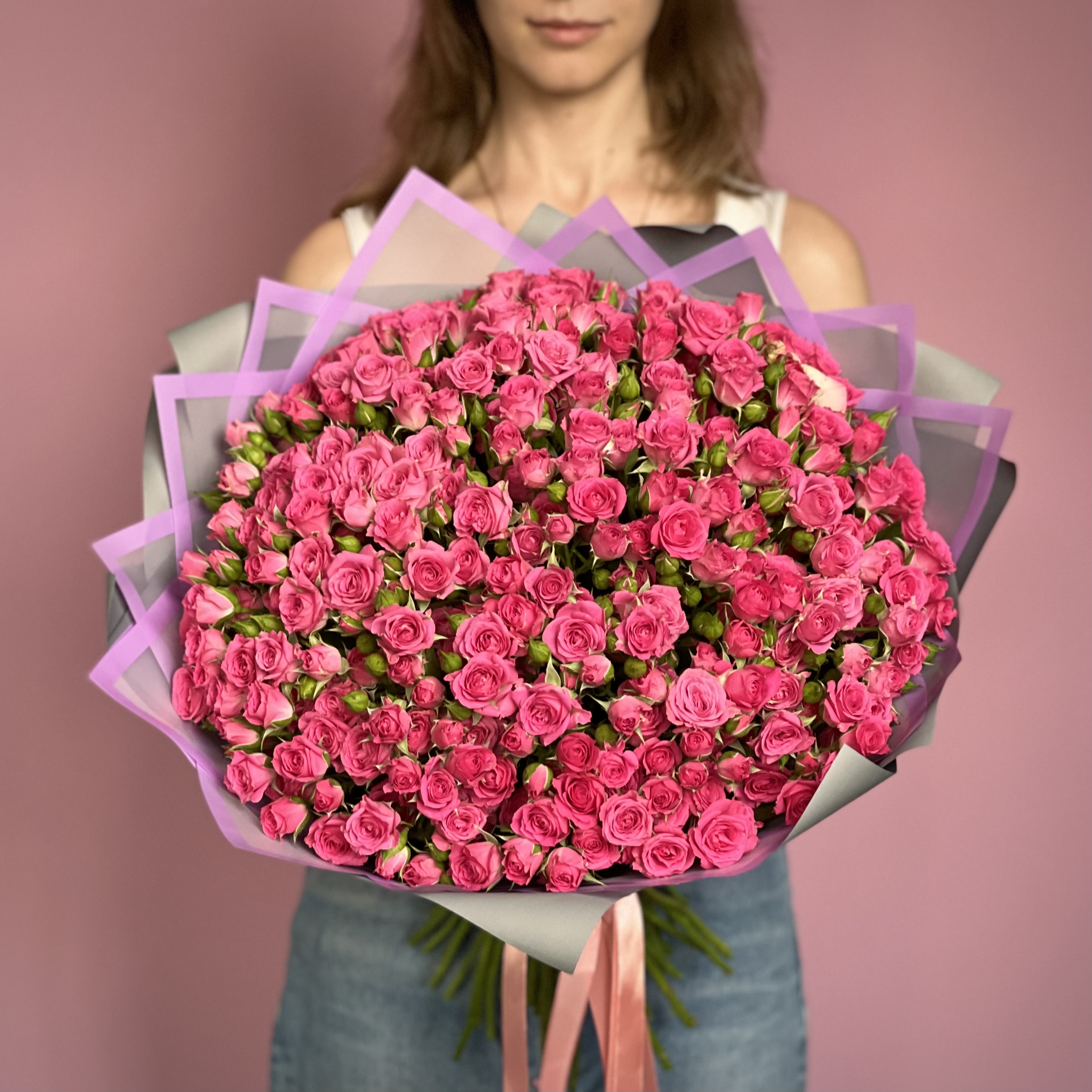 Кустовая роза Букет из 51 кустовой малиновой розы