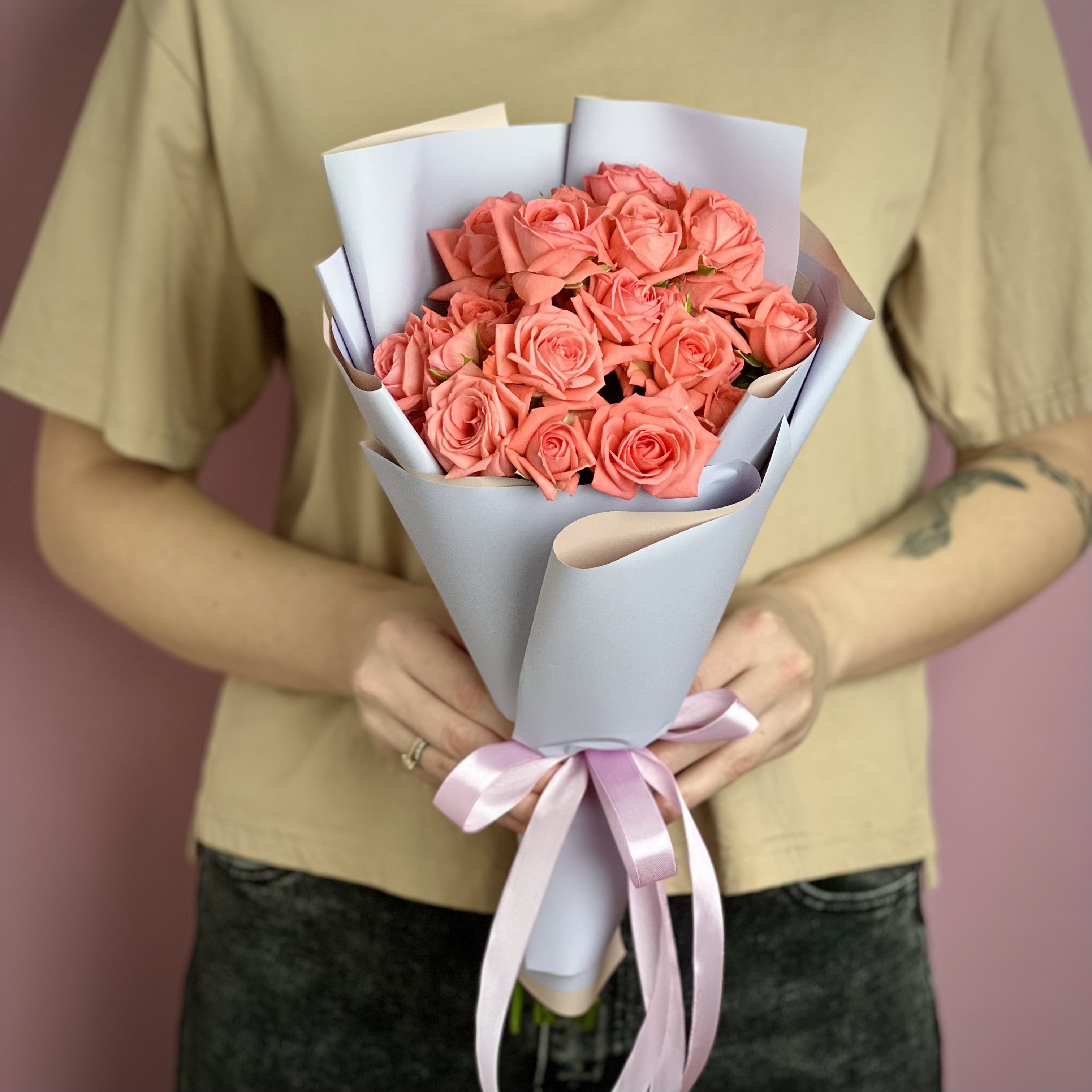 Кустовая роза Букет из 7 кустовых коралловых роз