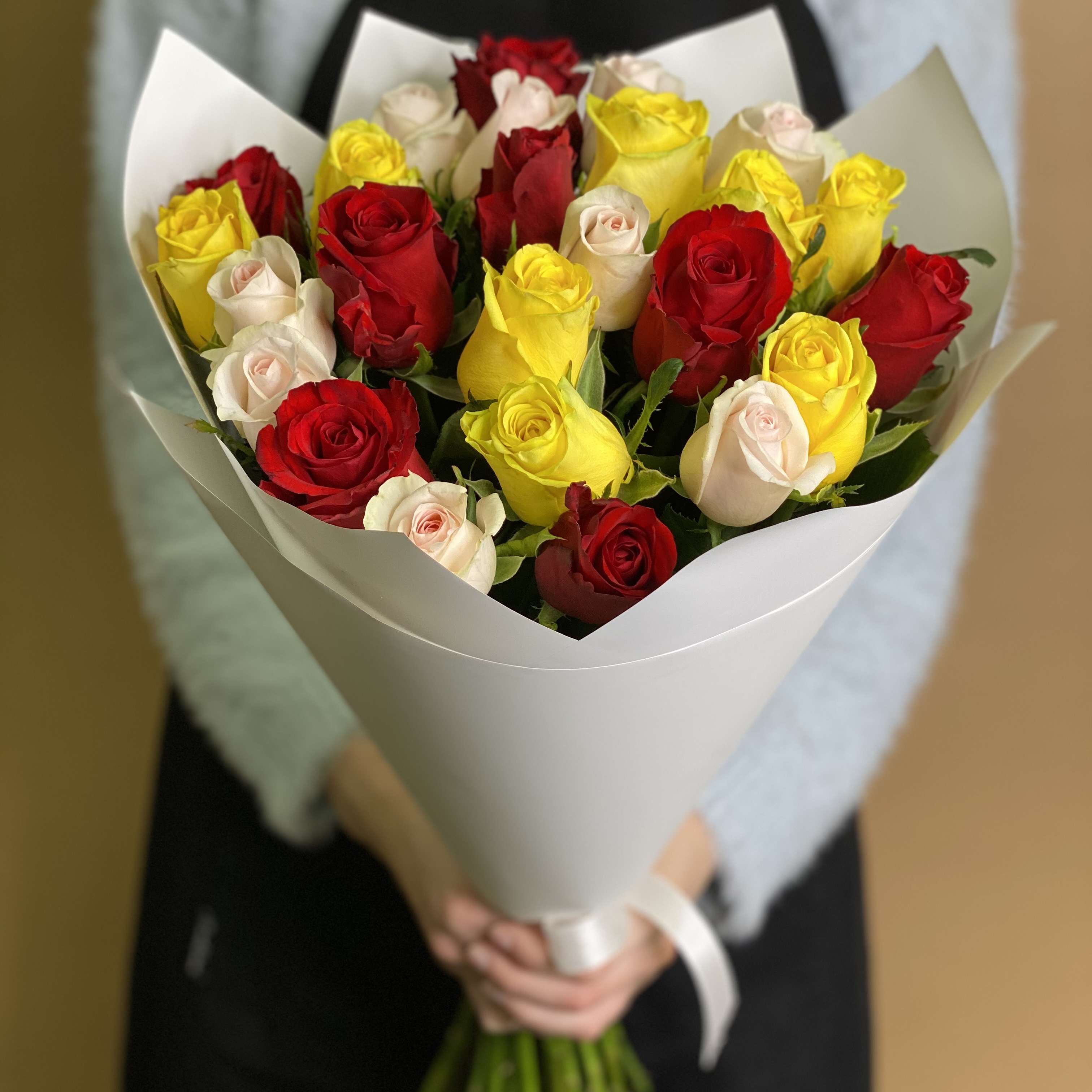 Розы Букет из роз яркий микс 25 шт. (70 см)